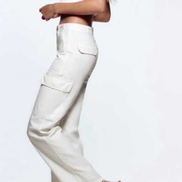 ZARA WHITE STRAIGHT LEG CARGO POCKET STRAIGHT LEG PANTS WOMENS SZ LARGE NWT - Picture 1 of 7